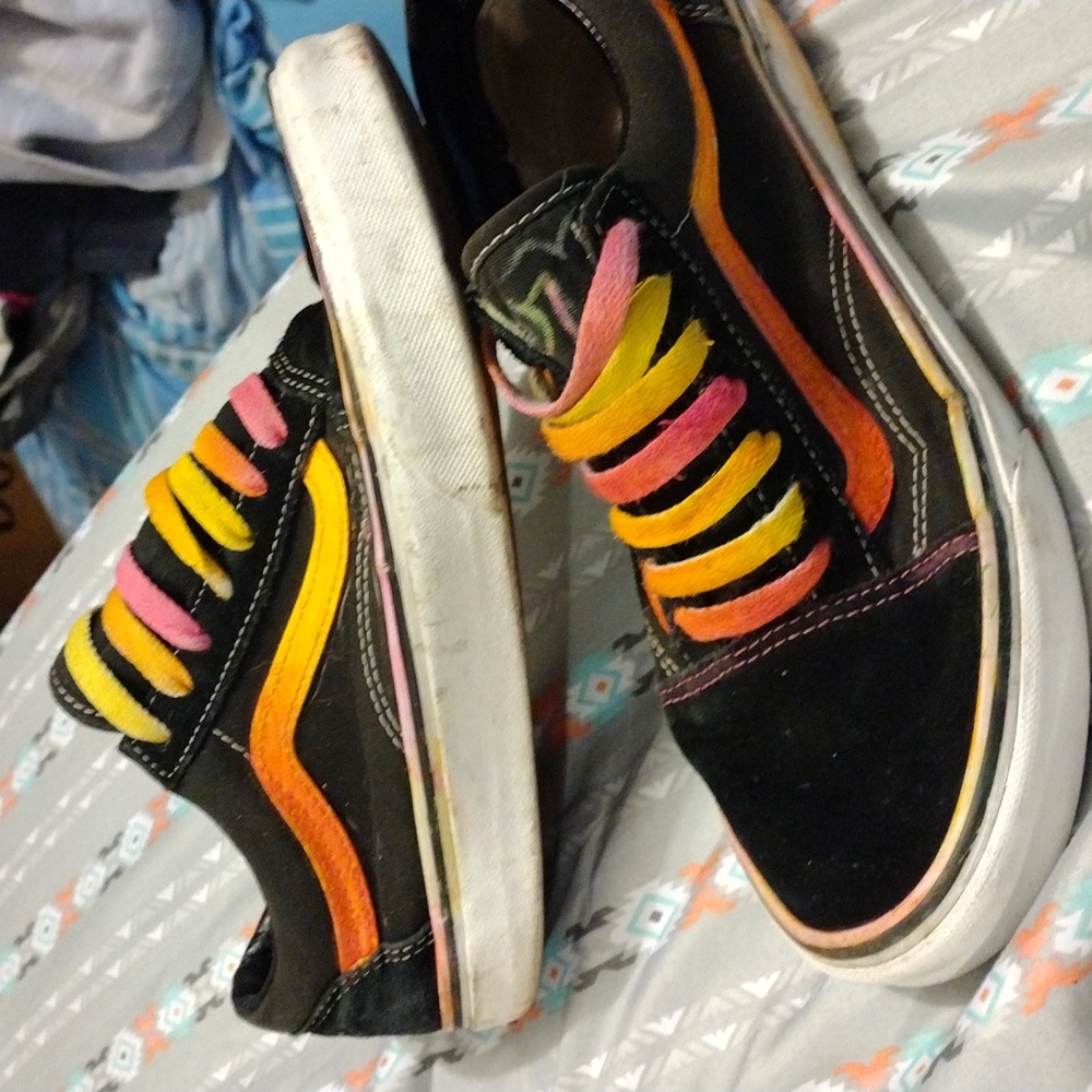 Vans - Picture 2 of 2